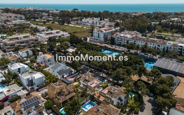 Resale - Villa - Marbella - Nueva Andalucía
