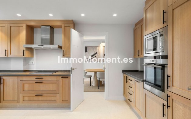 Bestaande woning - Geschakelde woning - Marbella - Nueva Andalucía