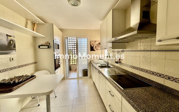 Resale - Apartment - Marbella - Guadalmina Baja