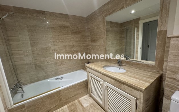 Resale - Apartment - Marbella - Guadalmina Baja