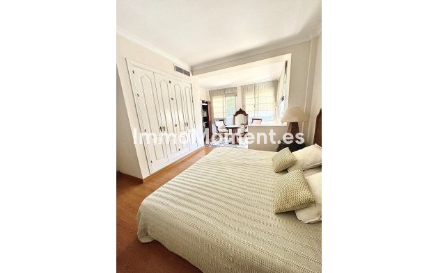 Resale - Apartment - Marbella - Guadalmina Baja