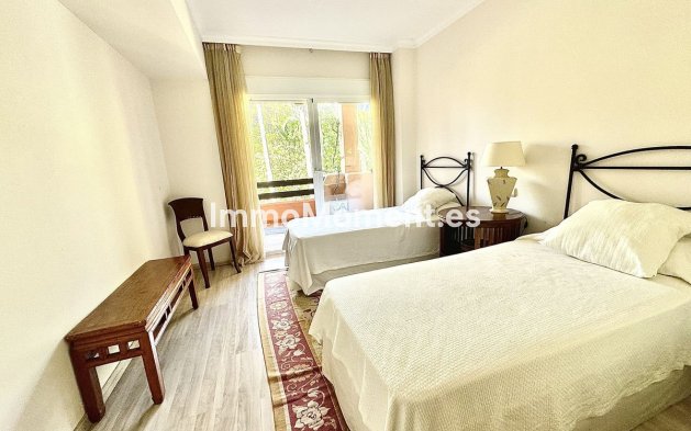 Resale - Apartment - Marbella - Guadalmina Baja