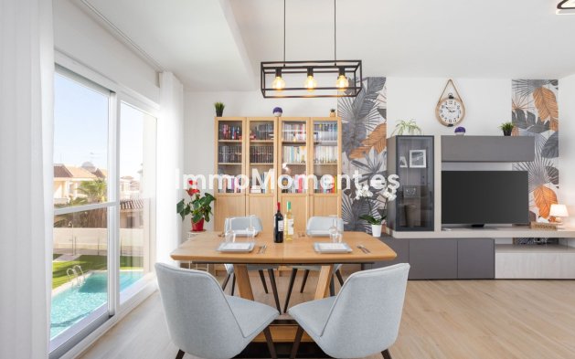 Resale - Apartment - Orihuela - Villamartin