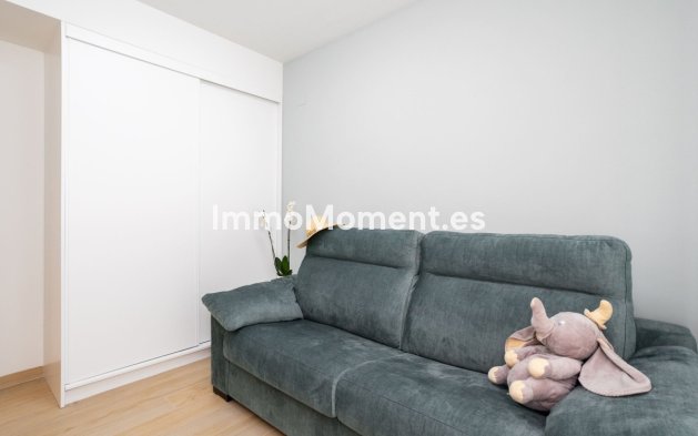 Resale - Apartment - Orihuela - Villamartin