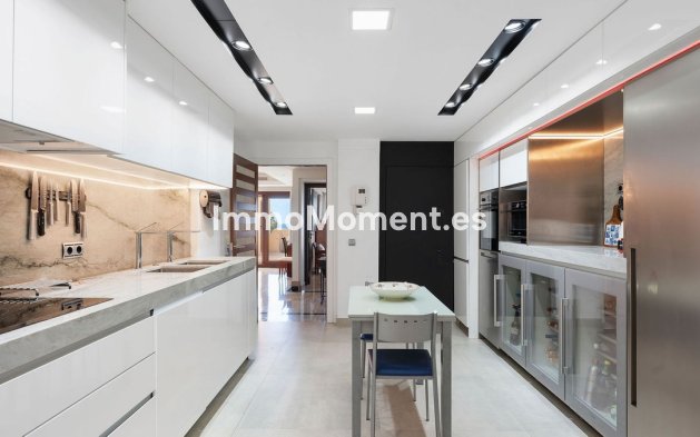 Revente - Appartement - Estepona  - Estepona Centro