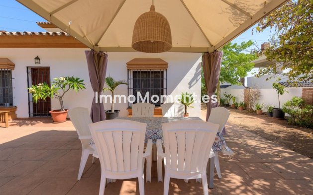 Wiederverkauf - Villa -   Inländisch - Alhaurín de la Torre