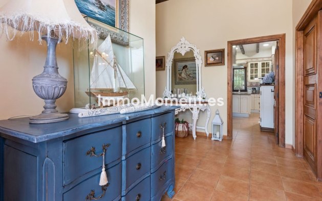 Wiederverkauf - Villa -   Inländisch - Alhaurín de la Torre