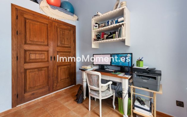 Wiederverkauf - Villa -   Inländisch - Alhaurín de la Torre