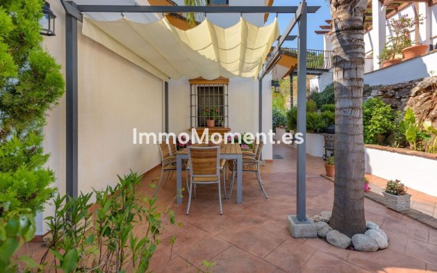 Wiederverkauf - Villa -   Inländisch - Alhaurín de la Torre