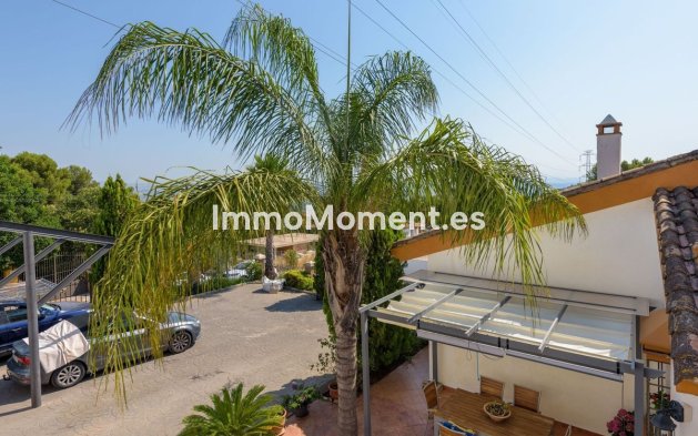 Wiederverkauf - Villa -   Inländisch - Alhaurín de la Torre