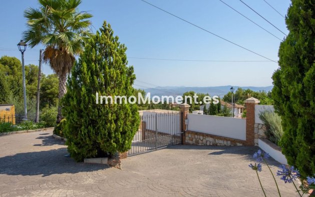 Wiederverkauf - Villa -   Inländisch - Alhaurín de la Torre