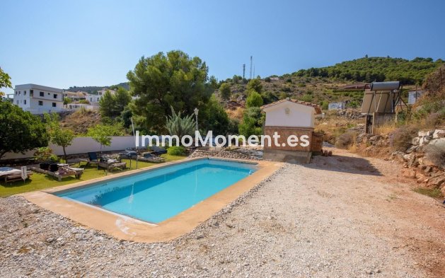 Wiederverkauf - Villa -   Inländisch - Alhaurín de la Torre