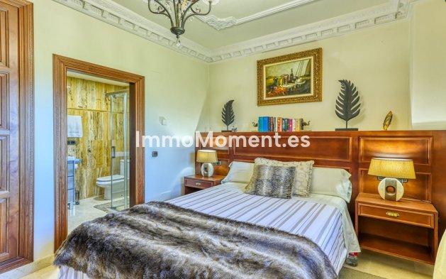 Wiederverkauf - Landhaus -   Inländisch - Alhaurín de la Torre