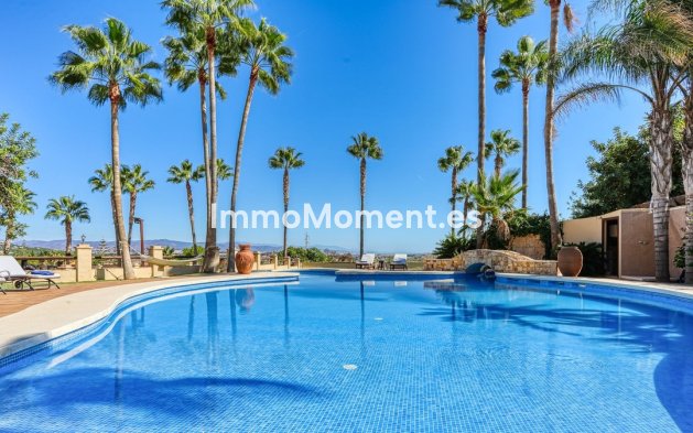 Wiederverkauf - Landhaus -   Inländisch - Alhaurín de la Torre