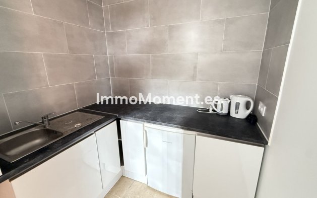 Wiederverkauf - Villa -   Inländisch - Alhaurín de la Torre