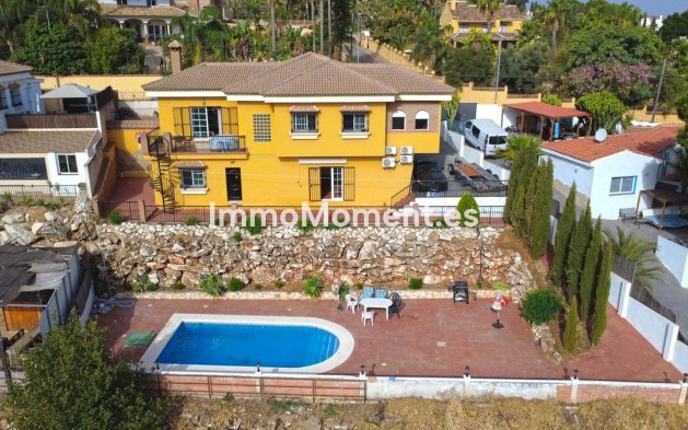 Wiederverkauf - Villa -   Inländisch - Alhaurín de la Torre