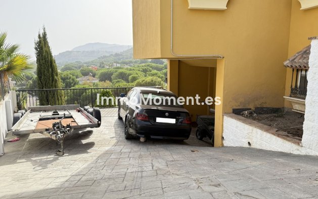 Wiederverkauf - Villa -   Inländisch - Alhaurín de la Torre