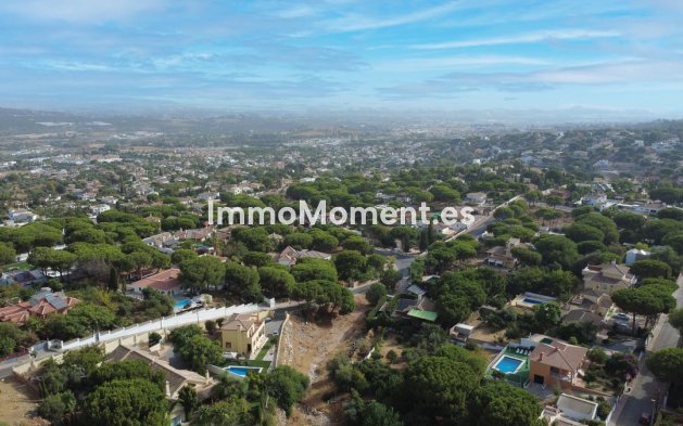 Wiederverkauf - Villa -   Inländisch - Alhaurín de la Torre