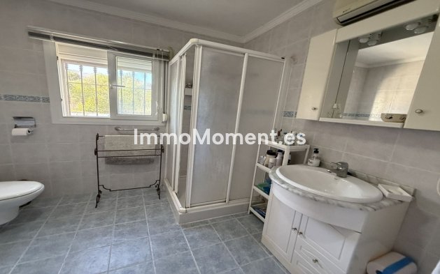 Wiederverkauf - Landhaus -   Inländisch - Alhaurín de la Torre