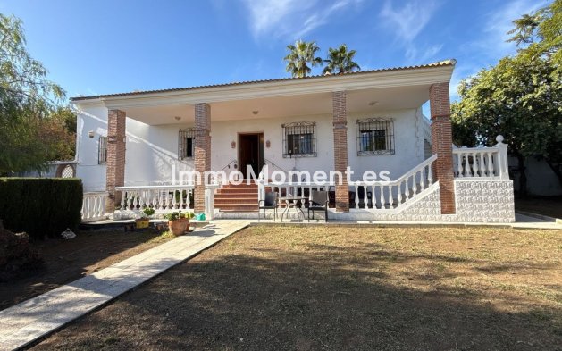 Wiederverkauf - Landhaus -   Inländisch - Alhaurín de la Torre