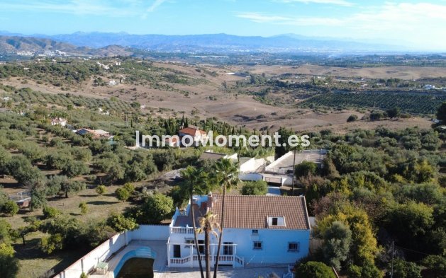 Wiederverkauf - Landhaus -   Inländisch - Alhaurín de la Torre