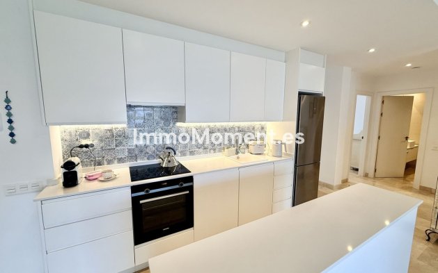 Resale - Apartment - Benahavís - Benahavís Centro