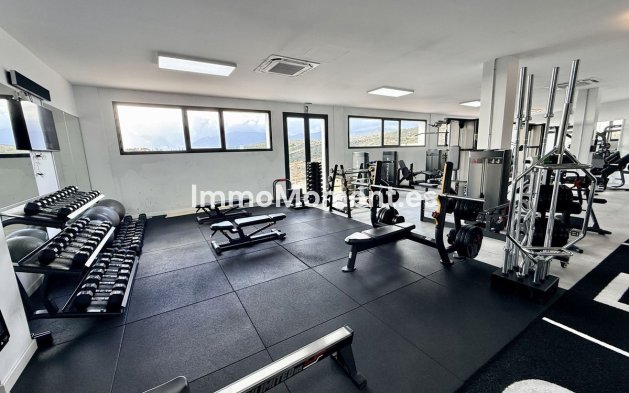 Resale - Apartment - Benahavís - Benahavís Centro