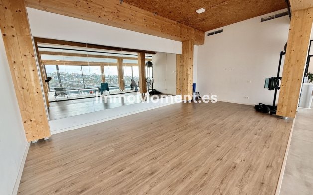 Resale - Apartment - Benahavís - Benahavís Centro