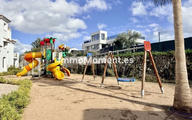 Resale - Apartment - Benahavís - Benahavís Centro