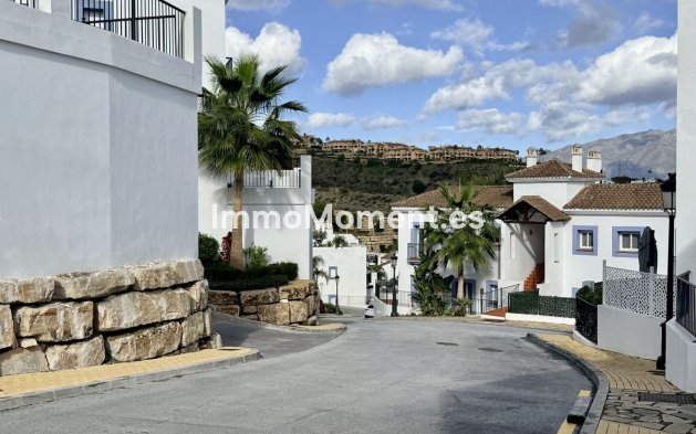 Resale - Apartment - Benahavís - Benahavís Centro