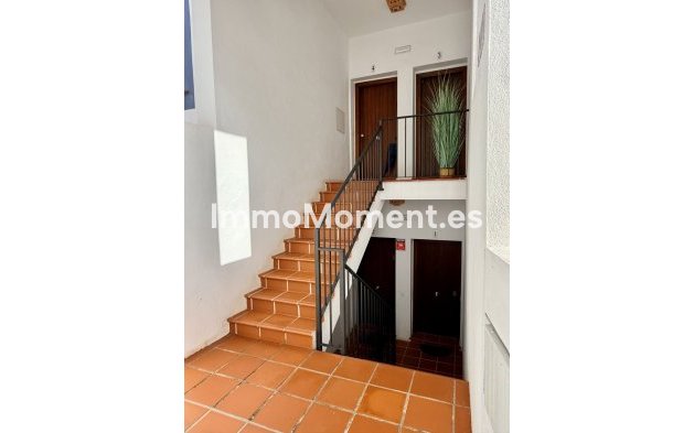 Resale - Apartment - Benahavís - Benahavís Centro
