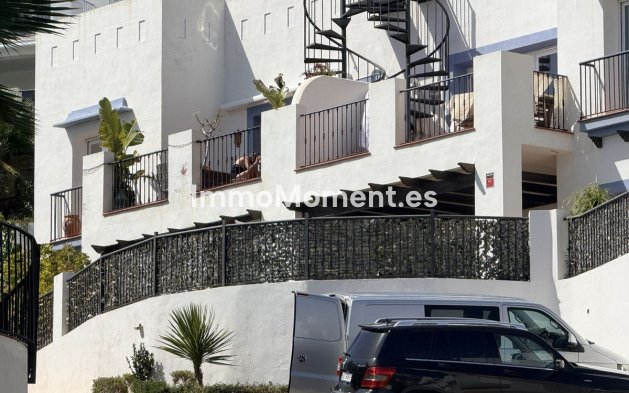 Resale - Apartment - Benahavís - Benahavís Centro