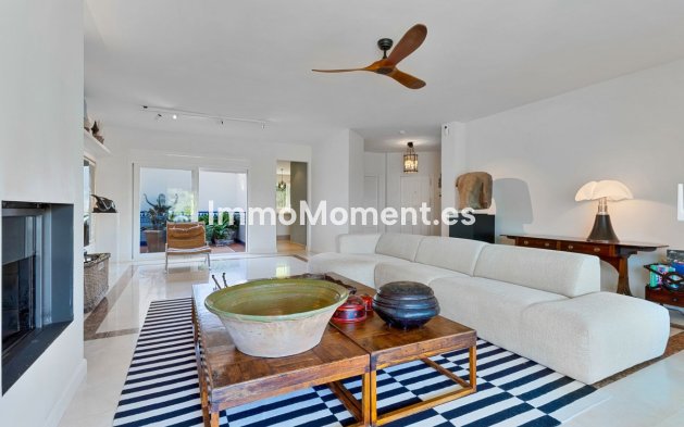 Resale - Villa - El Paraiso - New Golden Mile