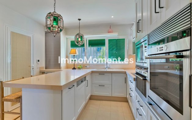 Resale - Villa - El Paraiso - New Golden Mile