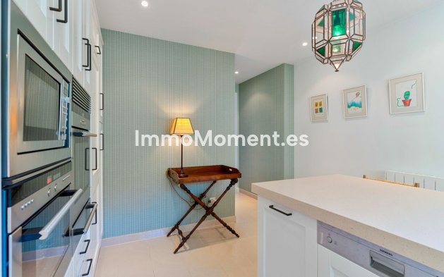 Resale - Villa - El Paraiso - New Golden Mile