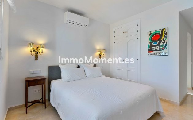 Resale - Villa - El Paraiso - New Golden Mile