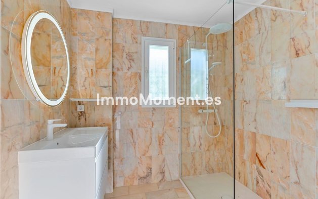 Resale - Villa - El Paraiso - New Golden Mile