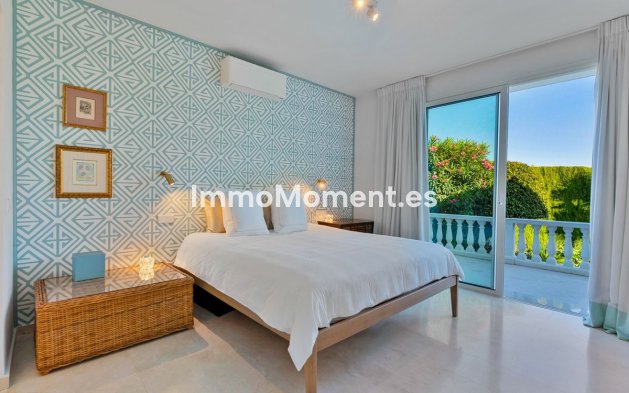 Resale - Villa - El Paraiso - New Golden Mile