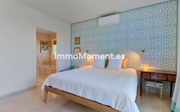 Resale - Villa - El Paraiso - New Golden Mile