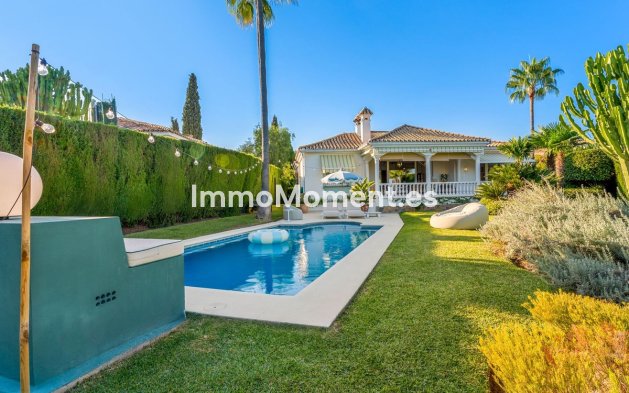 Resale - Villa - El Paraiso - New Golden Mile