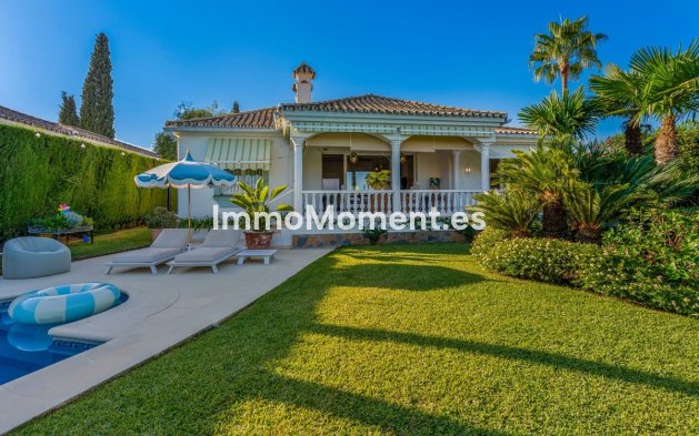 Resale - Villa - El Paraiso - New Golden Mile