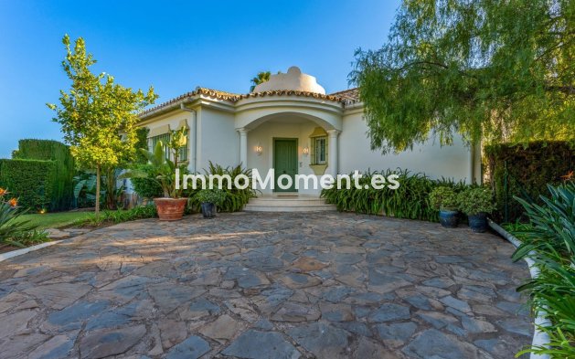 Resale - Villa - El Paraiso - New Golden Mile
