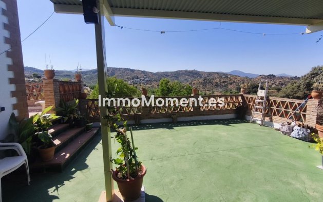 Wiederverkauf - Landhaus -   Inländisch - Monda