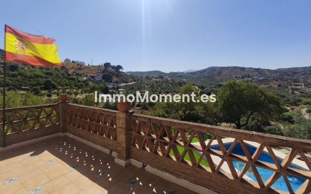 Wiederverkauf - Landhaus -   Inländisch - Monda