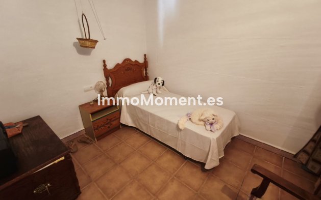 Wiederverkauf - Landhaus -   Inländisch - Monda