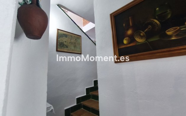 Wiederverkauf - Landhaus -   Inländisch - Monda