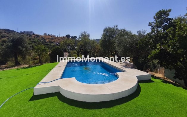 Wiederverkauf - Landhaus -   Inländisch - Monda