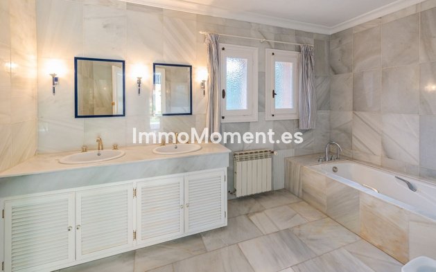 Wiederverkauf - Villa - Estepona  - New Golden Mile