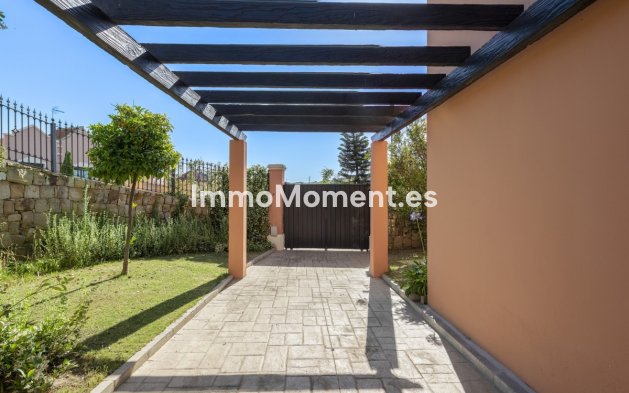 Resale - Villa - Estepona - Estepona Centro