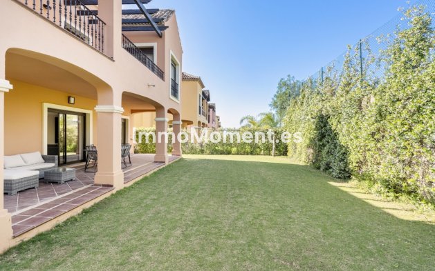 Resale - Villa - Estepona - Estepona Centro